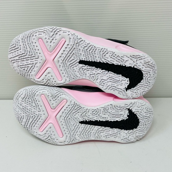 NIKE**Team Hustle D 10 Girls Sneakers**US 11 $65 - Picture 6 of 6